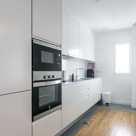 Apartment Market Place *