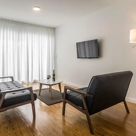 Apartment Market Place *